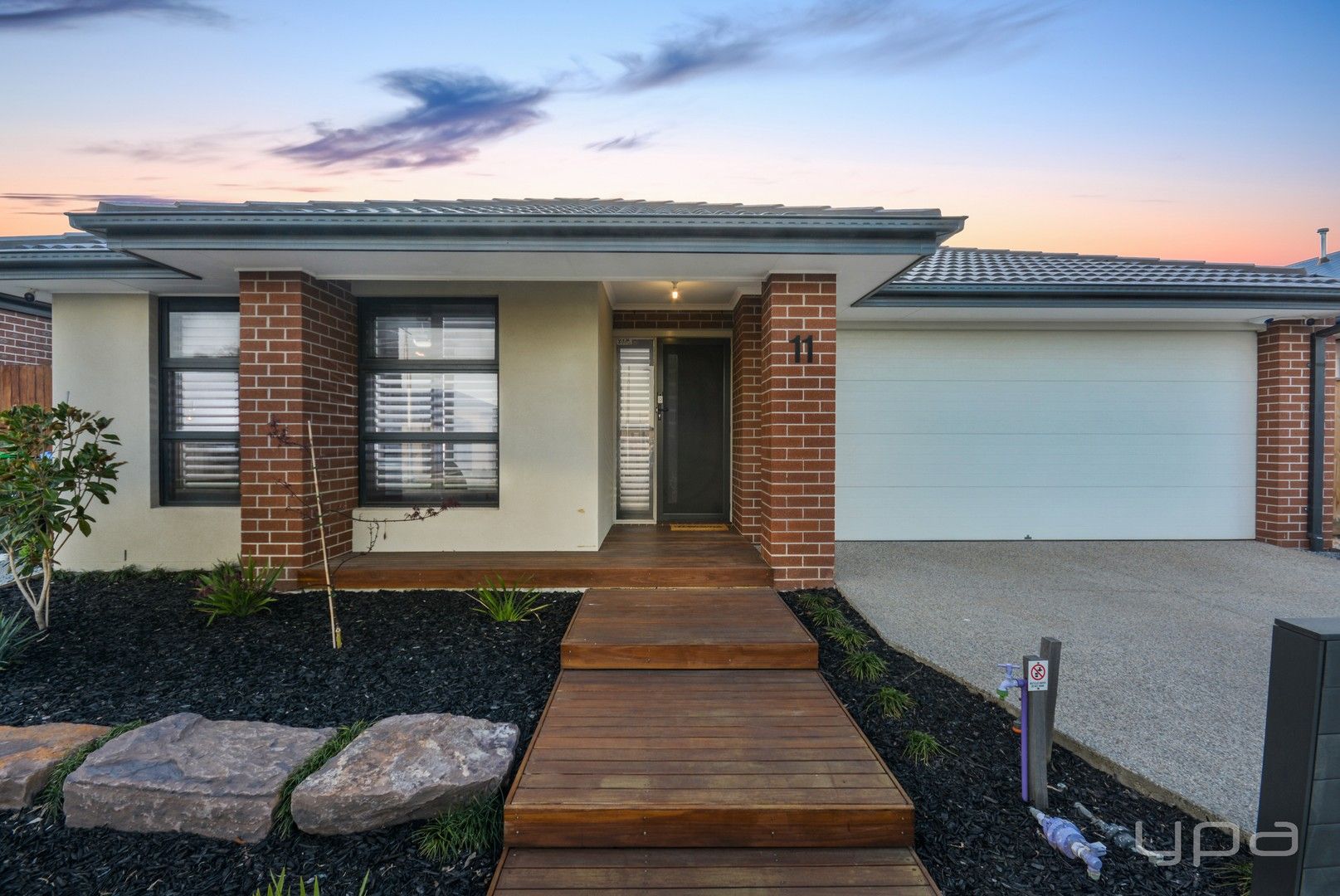 4 bedrooms House in 11 Magellan Crescent WERRIBEE VIC, 3030