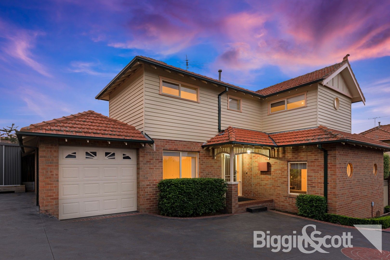 2/11 Bloomfield Avenue, Maribyrnong VIC 3032, Image 0