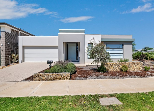 15 Watermint Way, Clyde North VIC 3978