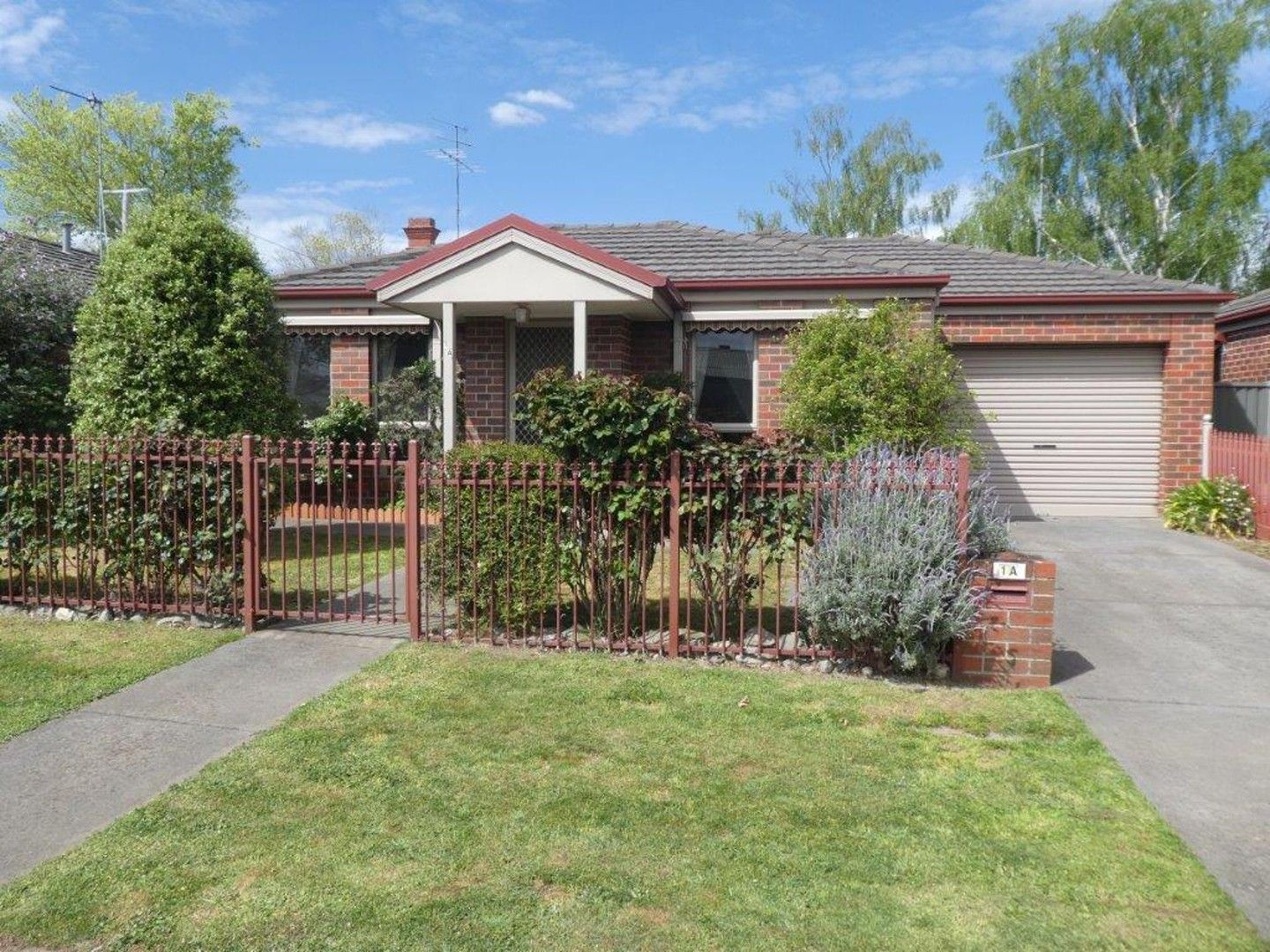 2 bedrooms Townhouse in 1a Redan Street NEWINGTON VIC, 3350