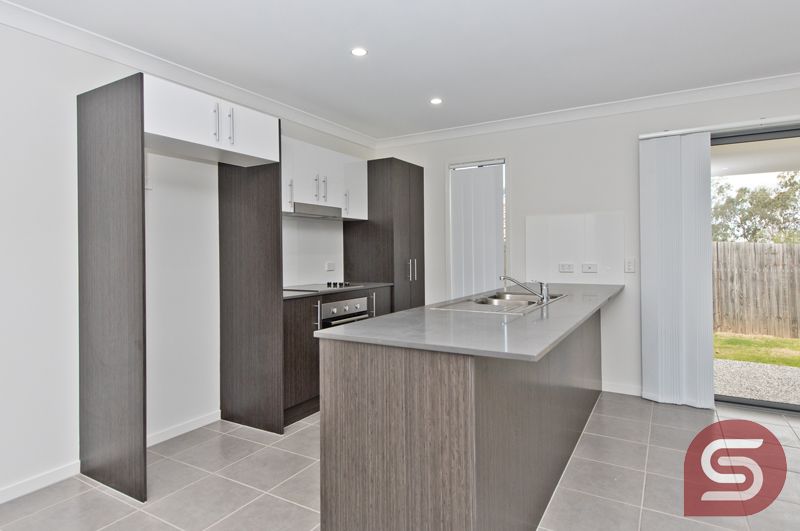 1&2/23 Essington Mews, Leichhardt QLD 4305, Image 1