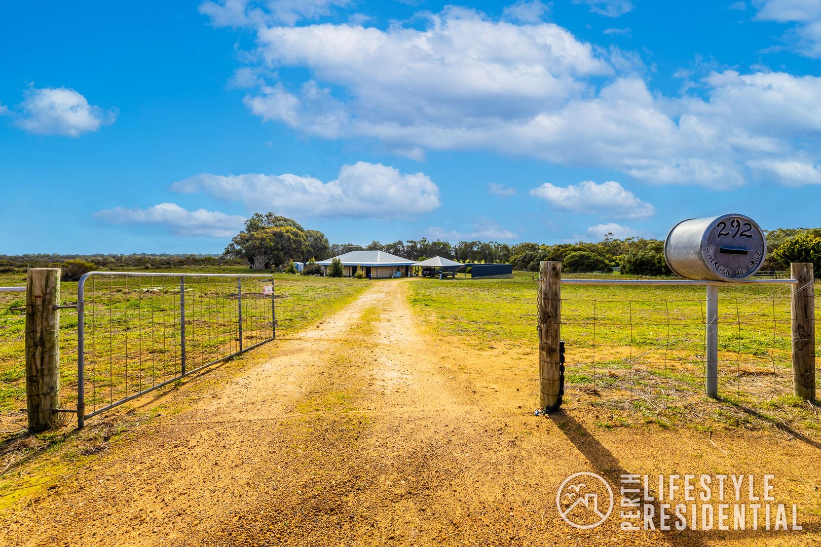 292 Sovereign Hill Drive, Gabbadah WA 6041, Image 2