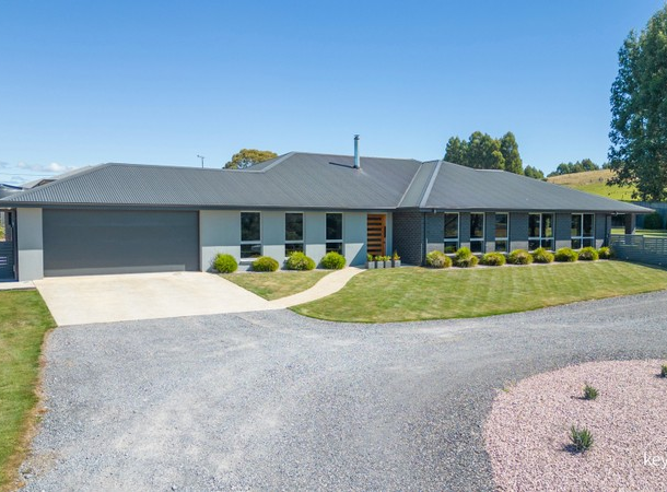 83 East Barrack Street, Deloraine TAS 7304