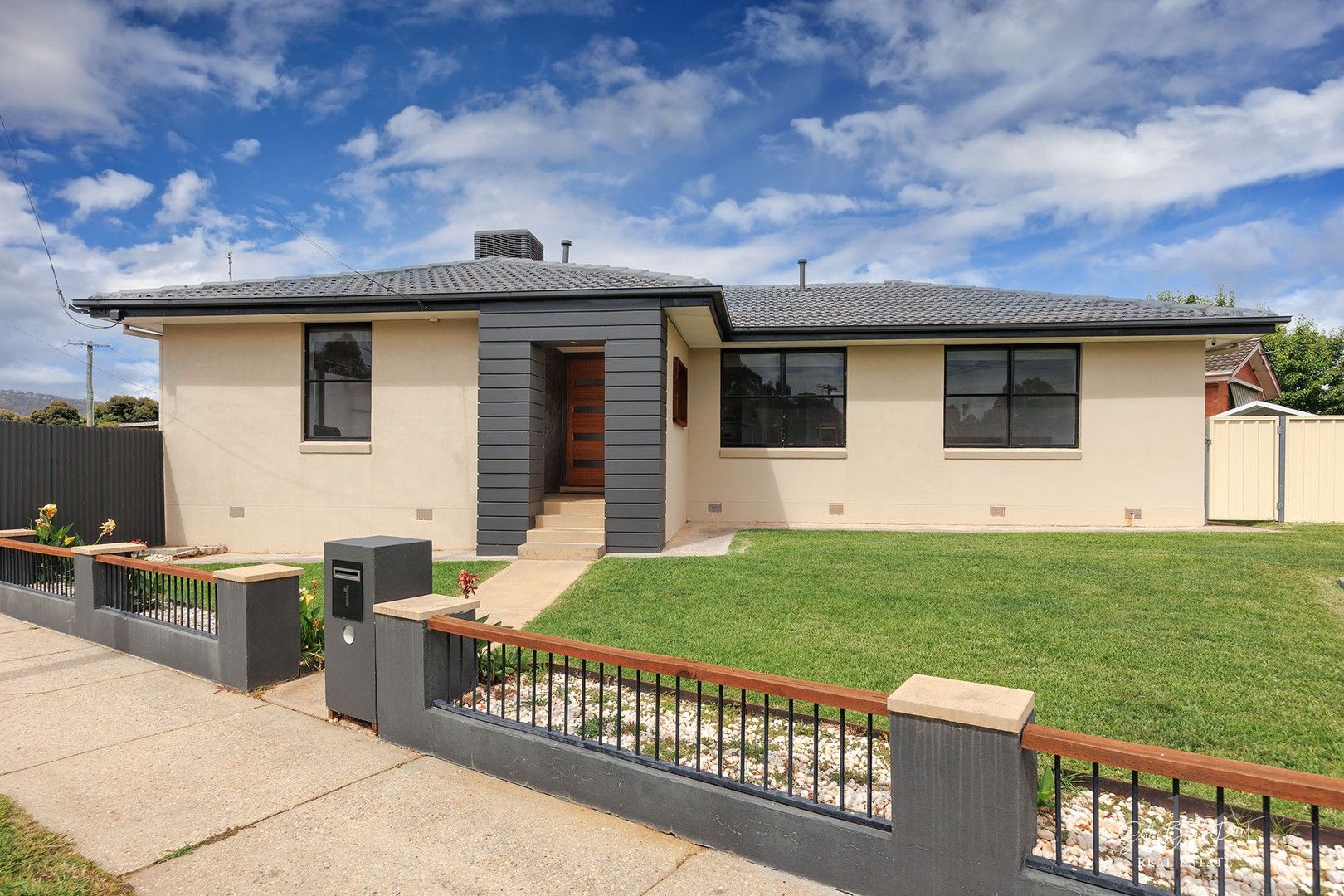 1 WARSAW CRESCENT, Wodonga VIC 3690, Image 0