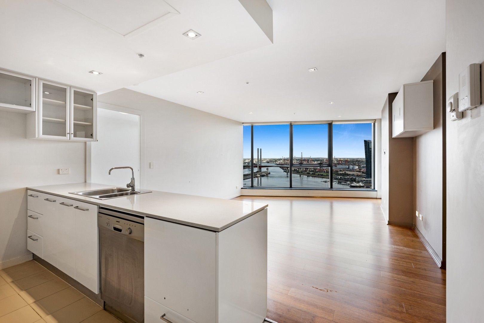 2 bedrooms Apartment / Unit / Flat in 2902/100 Harbour Esplanade DOCKLANDS VIC, 3008