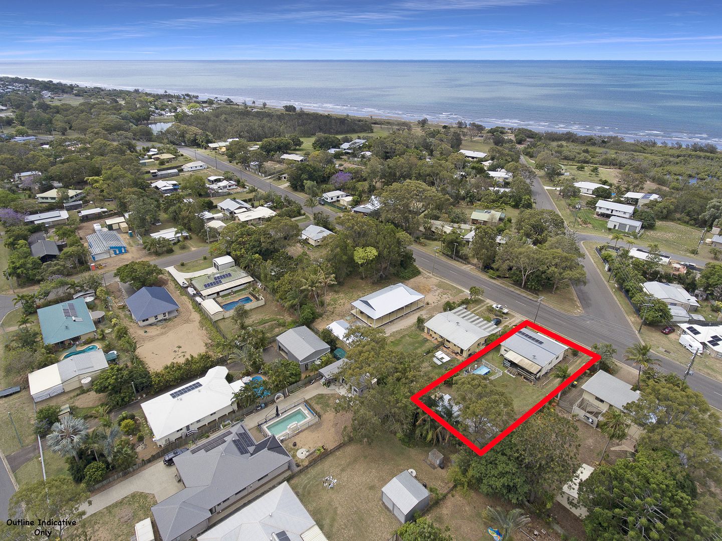 32 Moore Park Rd, Moore Park Beach QLD 4670, Image 1