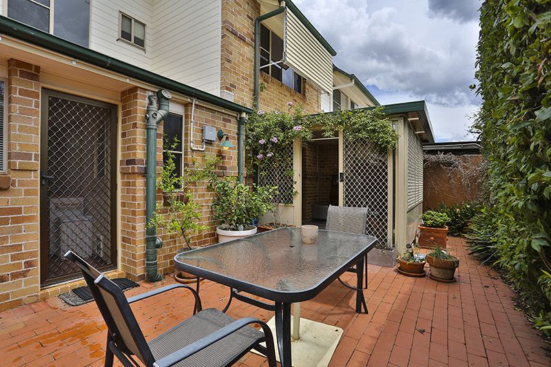 2/60 Crown Street, RANGEVILLE QLD 4350, Image 1