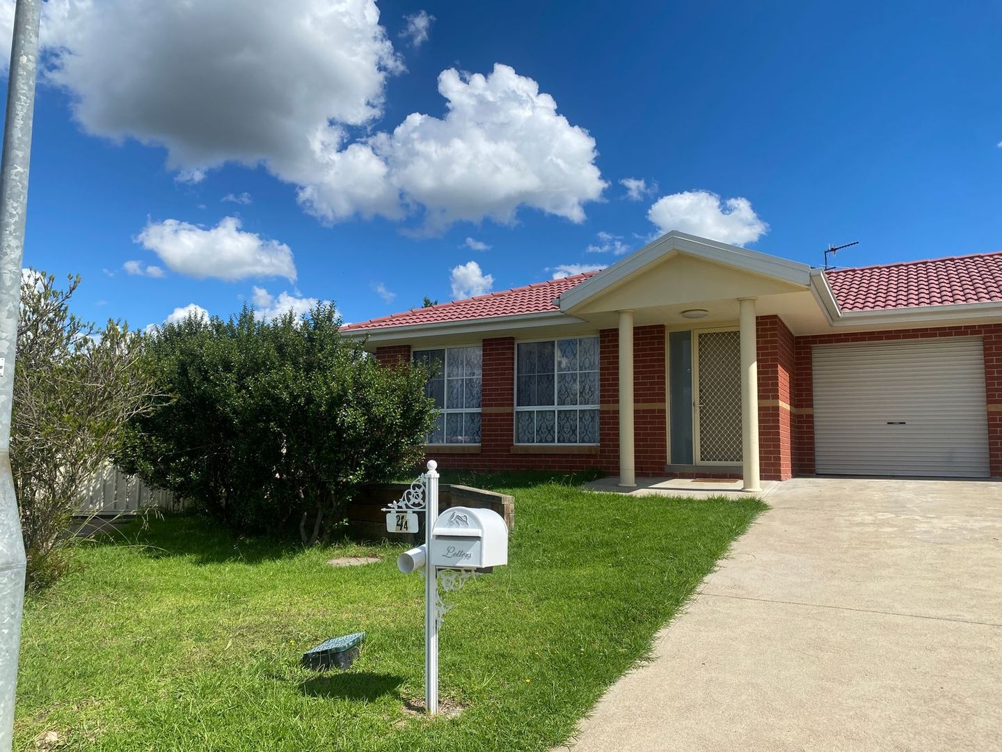 2/4 Kilcoy Close, Armidale NSW 2350, Image 1