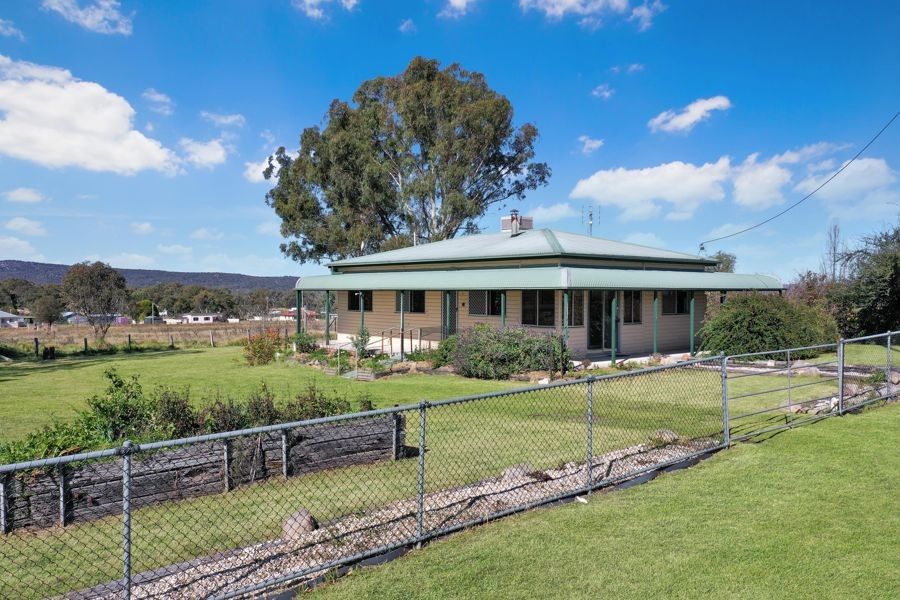 2 Phelhampton Crescent, Jennings NSW 4383, Image 0