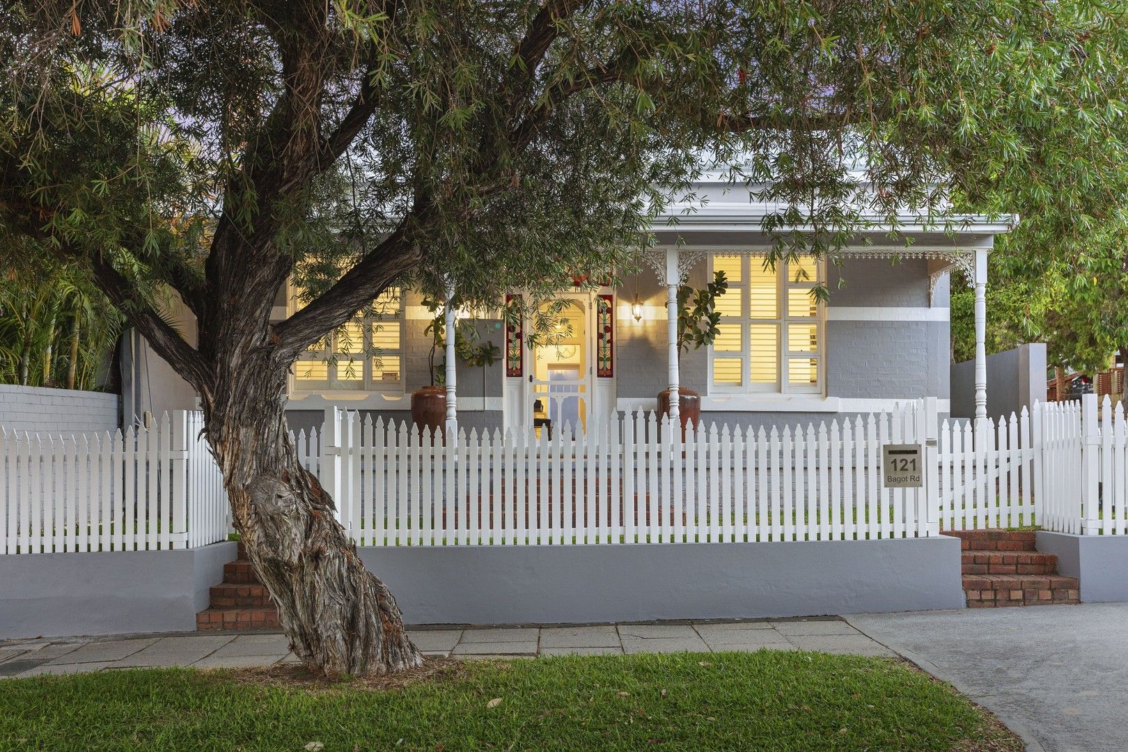 4 bedrooms House in 121 Bagot Road SUBIACO WA, 6008