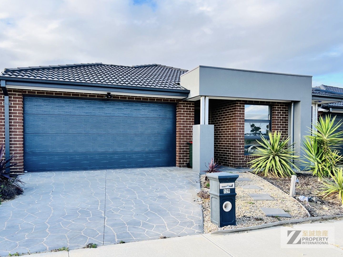 4 bedrooms House in 129 Stanmore Crescent WYNDHAM VALE VIC, 3024