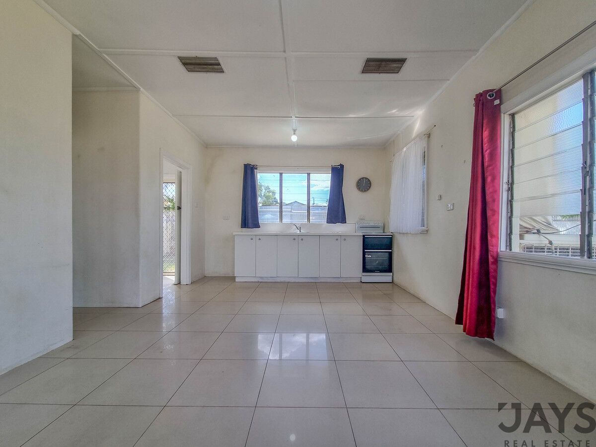 1 bedrooms Apartment / Unit / Flat in 2/26 Pamela Street MOUNT ISA QLD, 4825