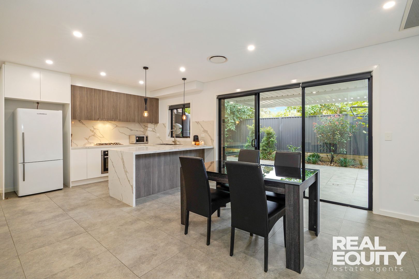 4/11 Sabre Crescent, Holsworthy NSW 2173, Image 2