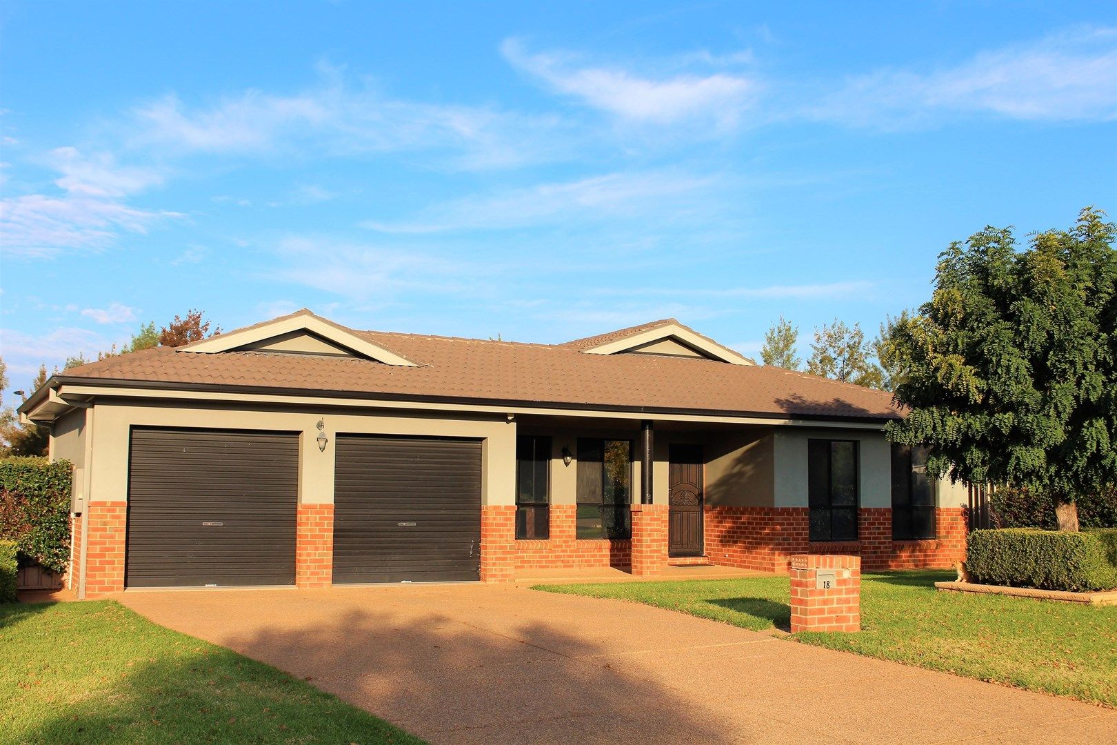 18 Woomera Place, Glenfield Park NSW 2650, Image 1