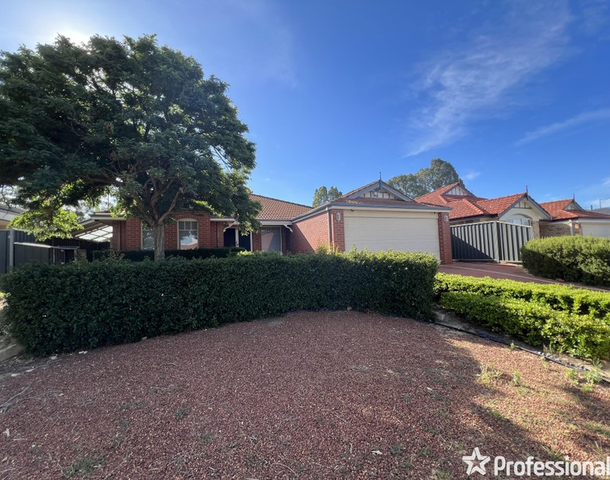 26 Freeduff Drive, Wattle Grove WA 6107