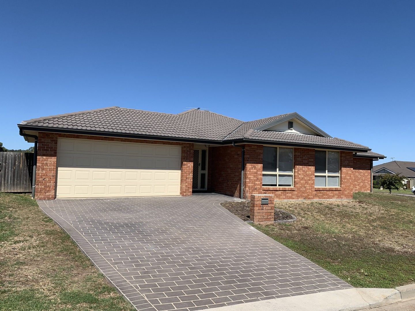 2 Graham Ave, Hunterview NSW 2330, Image 0