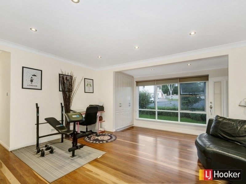 4 Cyril Place, Baulkham Hills NSW 2153, Image 2