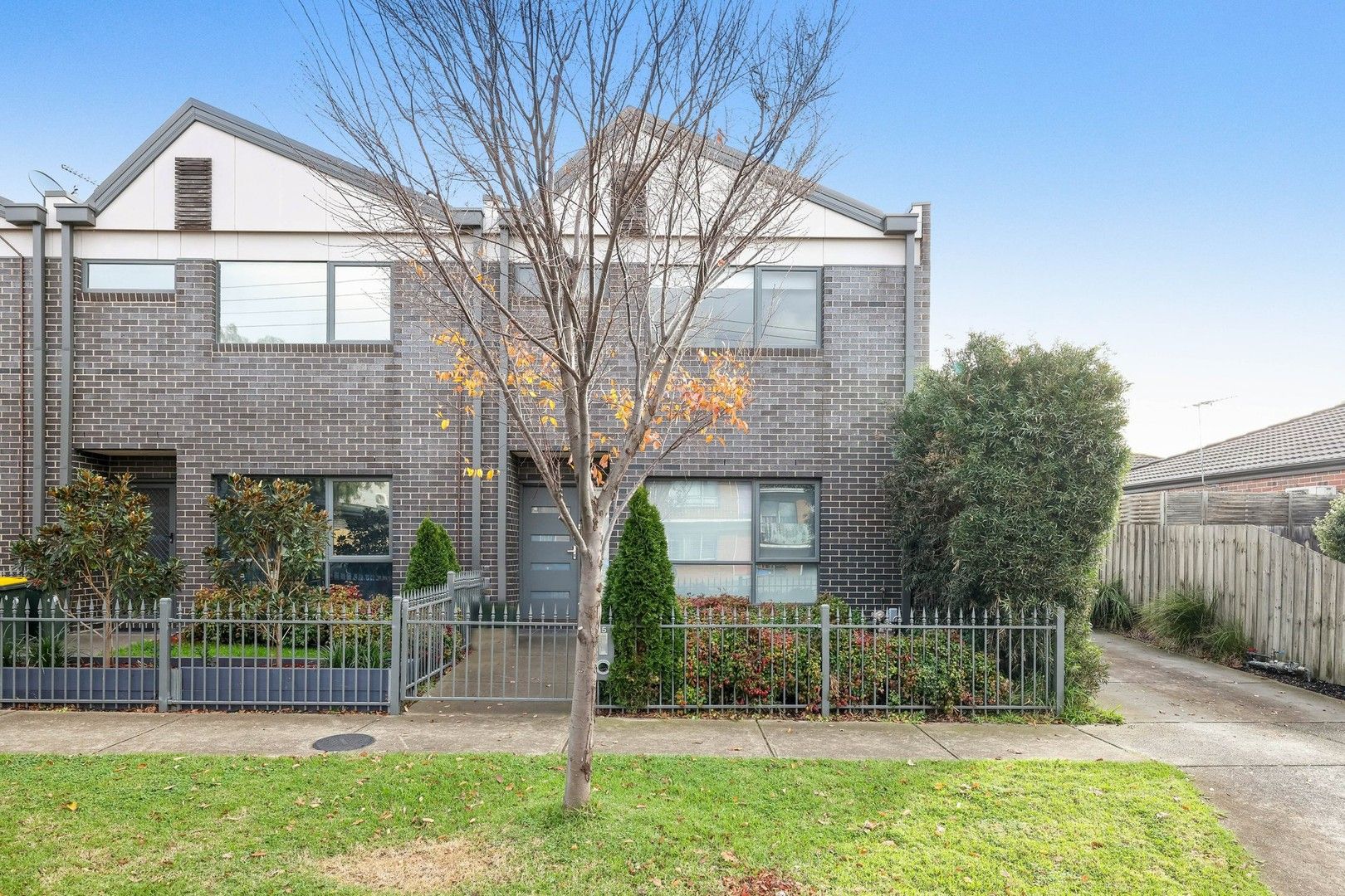 5/251253 Derby Street, Pascoe Vale Property History & Address