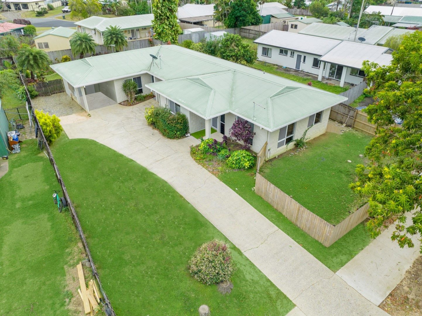 114 Robert Road, Bentley Park Property History & Address Research