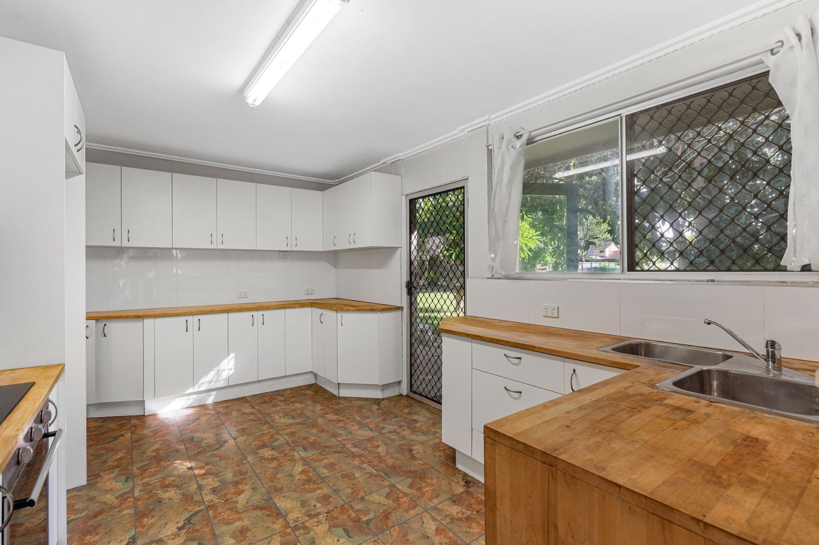 143 Old Bay Road, Deception Bay QLD 4508, Image 2