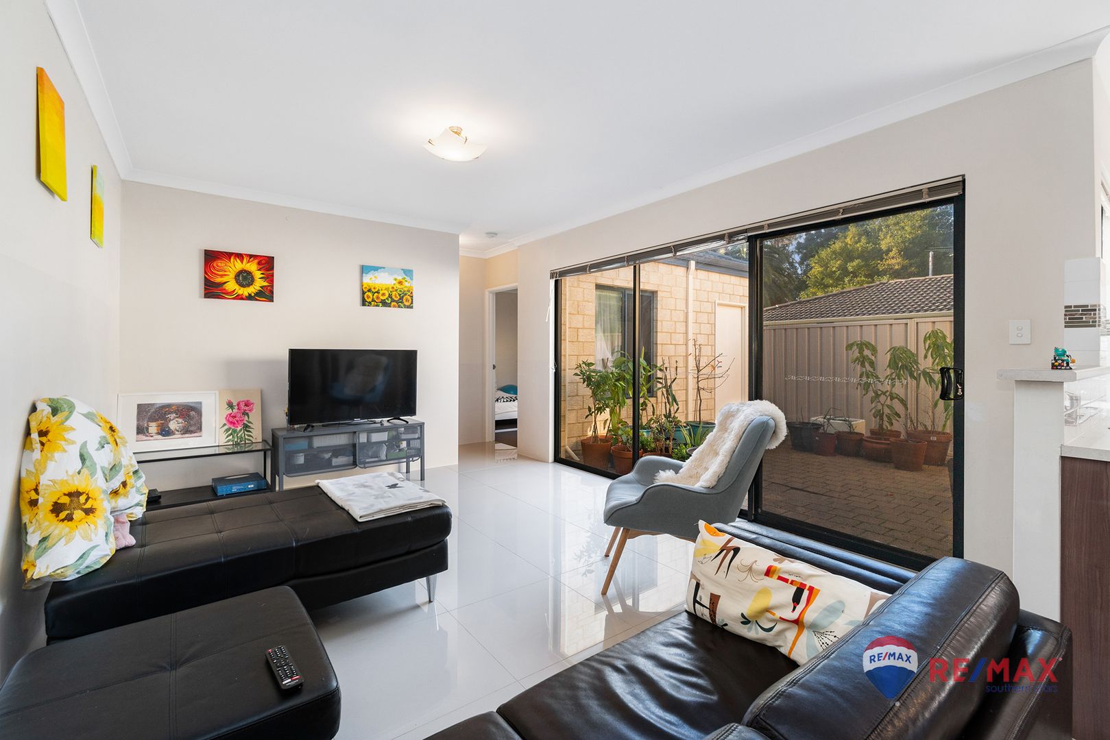 2/8 Central Tce, Beckenham WA 6107, Image 1