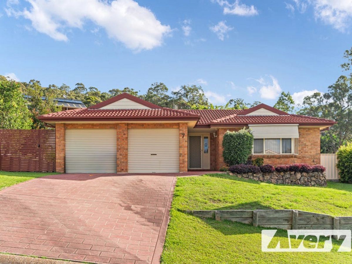 7 Courageous Close, Marmong Point NSW 2284