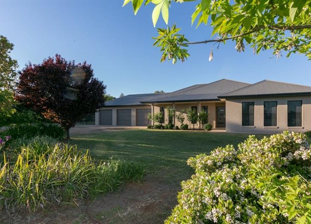 76 Hennessy Drive, Dubbo NSW 2830