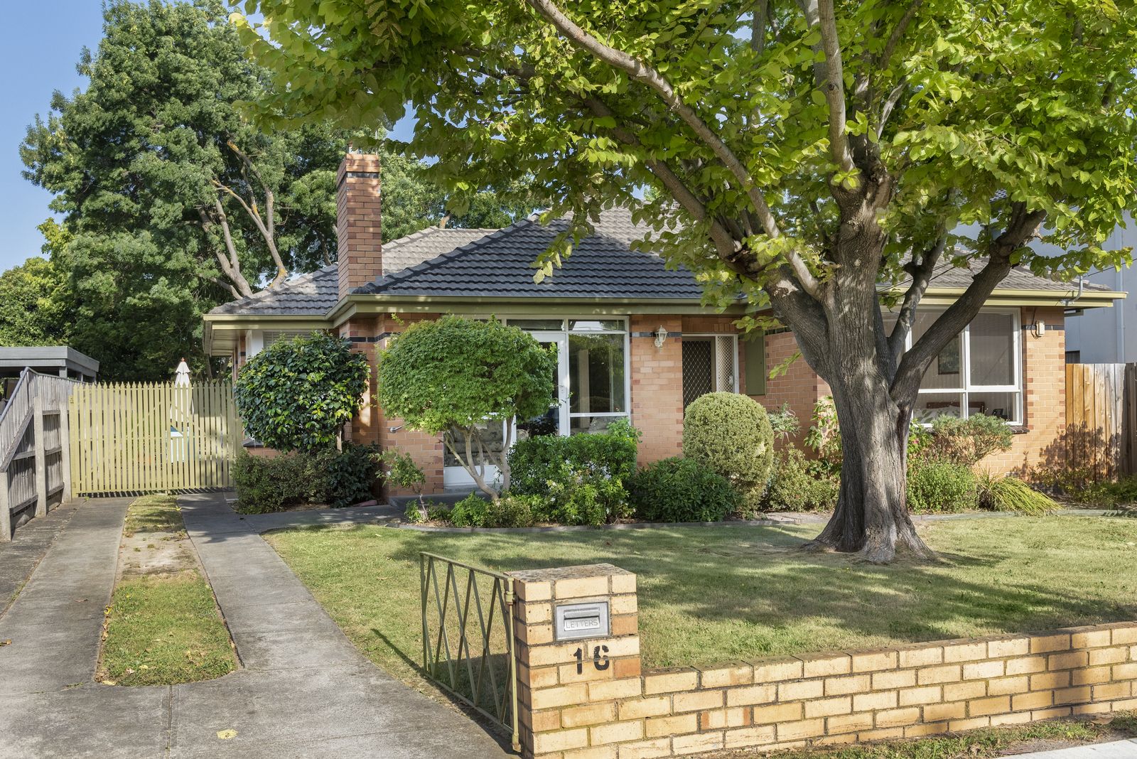 16 Rishon Avenue, Blackburn South Property History & Address Research