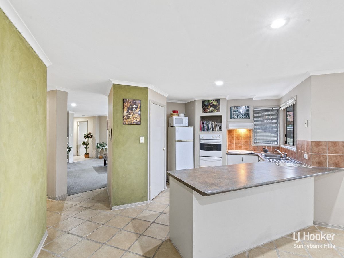 11 Paddington Crescent, Stretton QLD 4116, Image 2