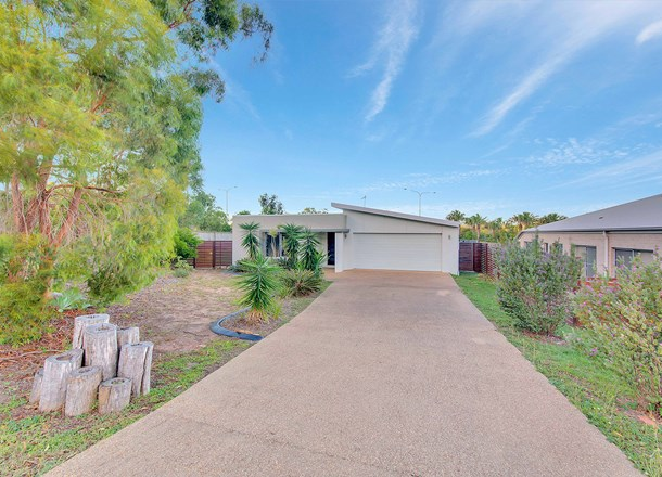 16 Carlsson Place, Kirkwood QLD 4680