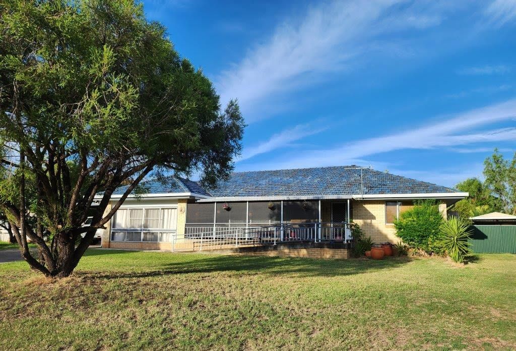 42 Northern Road, Roma QLD 4455, Image 0