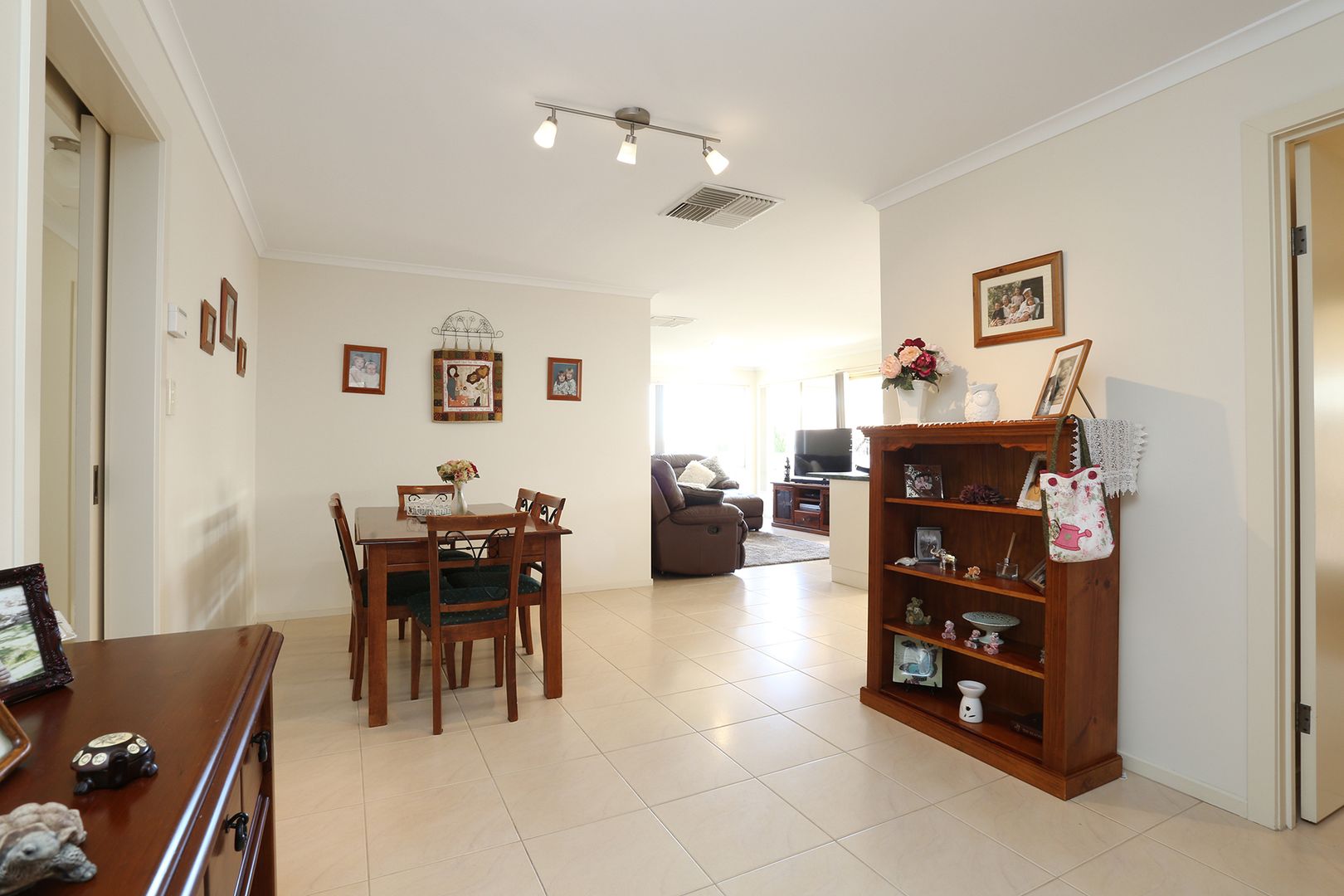 69 Beckham Rise, Craigmore SA 5114, Image 2