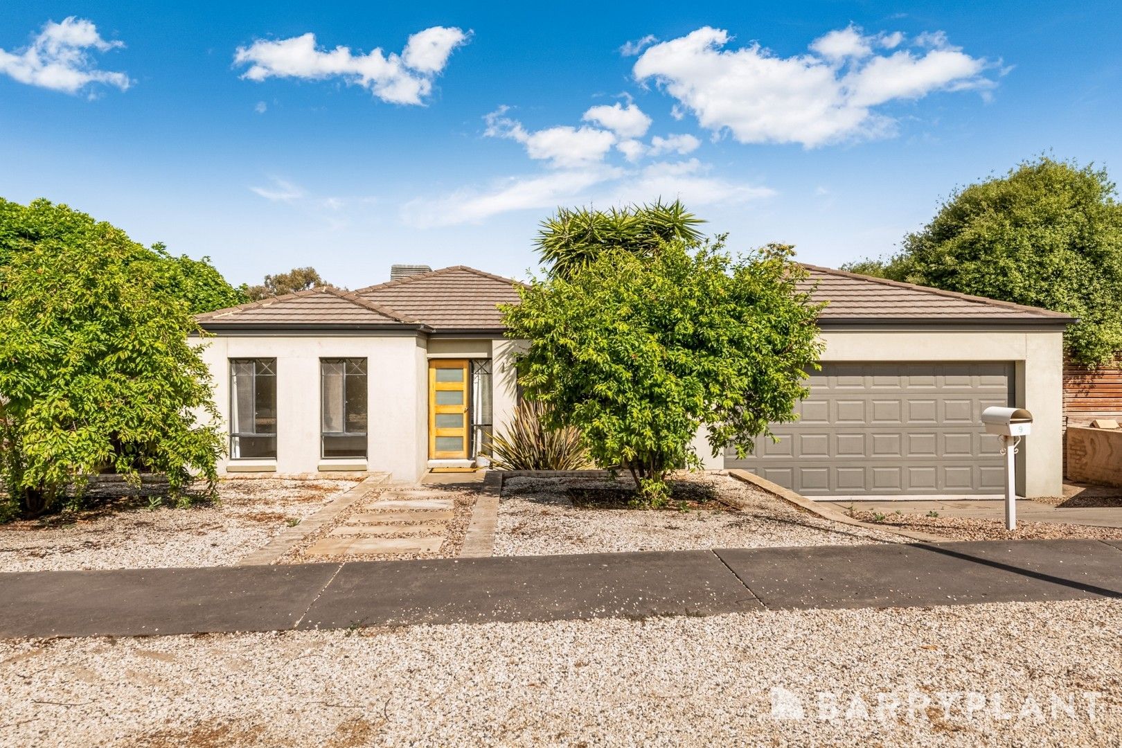 3 bedrooms House in 9 Isabella Grove STRATHDALE VIC, 3550