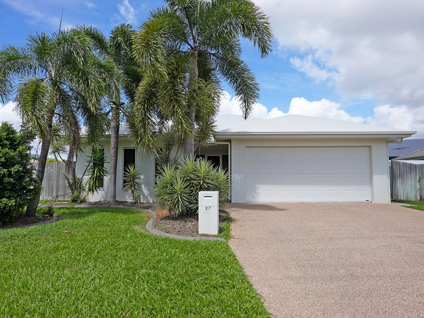 4 bedrooms House in 27 Somerville Place IDALIA QLD, 4811