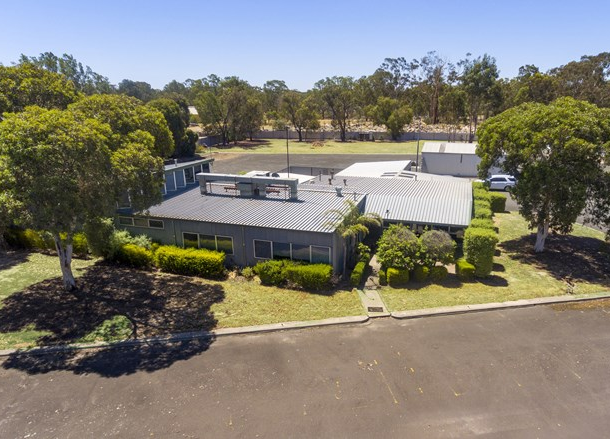 27 Highlands Road, Seymour VIC 3660
