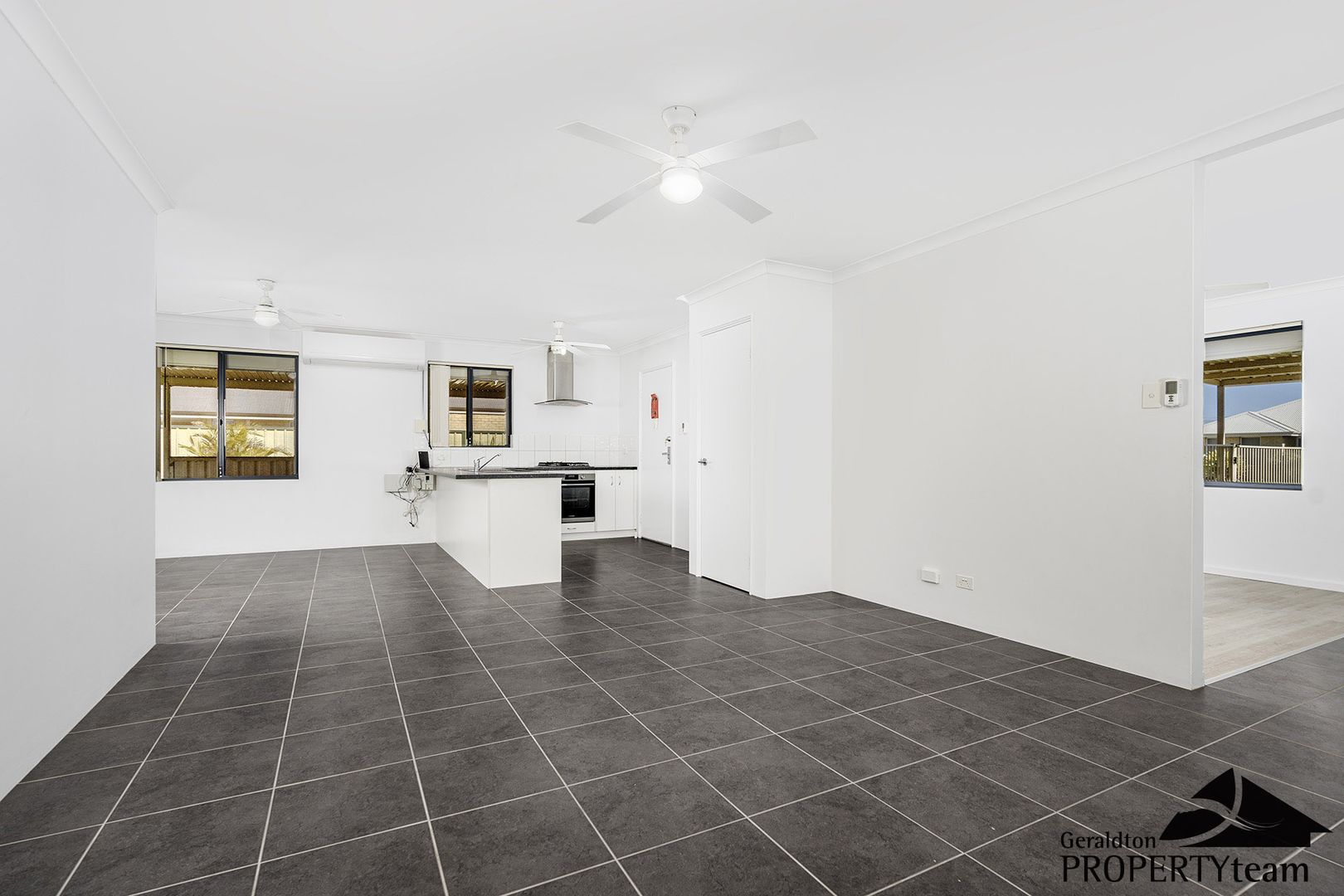 10 Castlefin Road, Utakarra WA 6530, Image 2