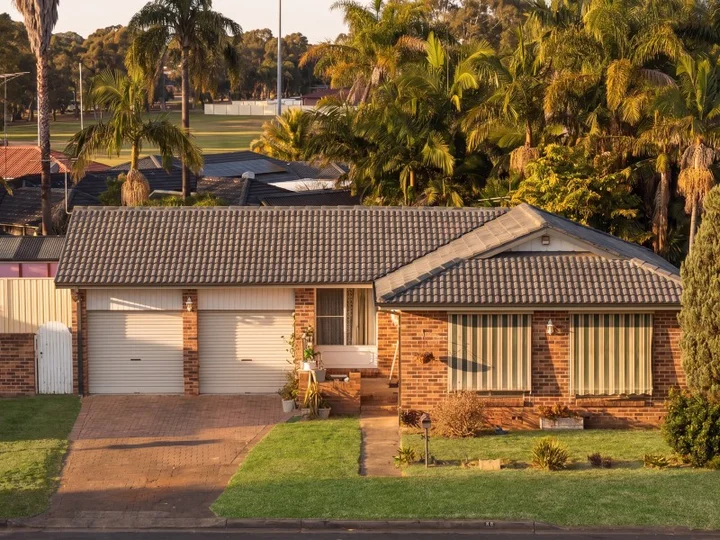 69 Hamlet Crescent, Rosemeadow NSW 2560