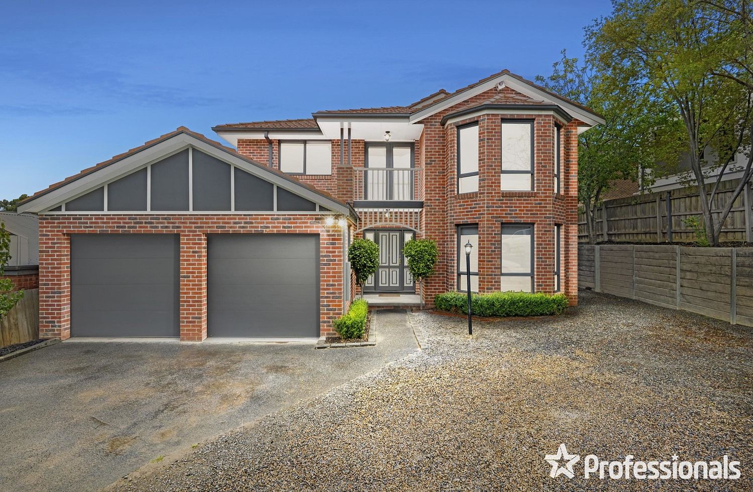 5 bedrooms House in 10 Barnard Crescent CROYDON NORTH VIC, 3136