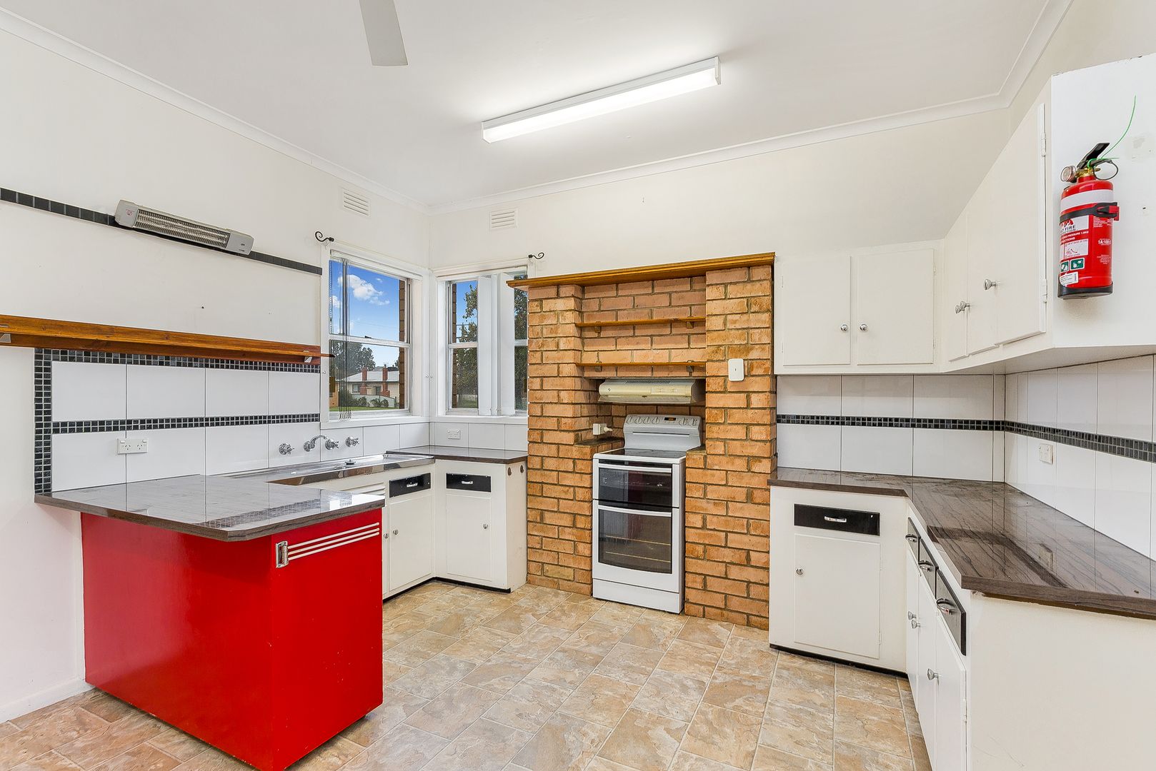 10 Armstrong Street, Charlton VIC 3525 Domain