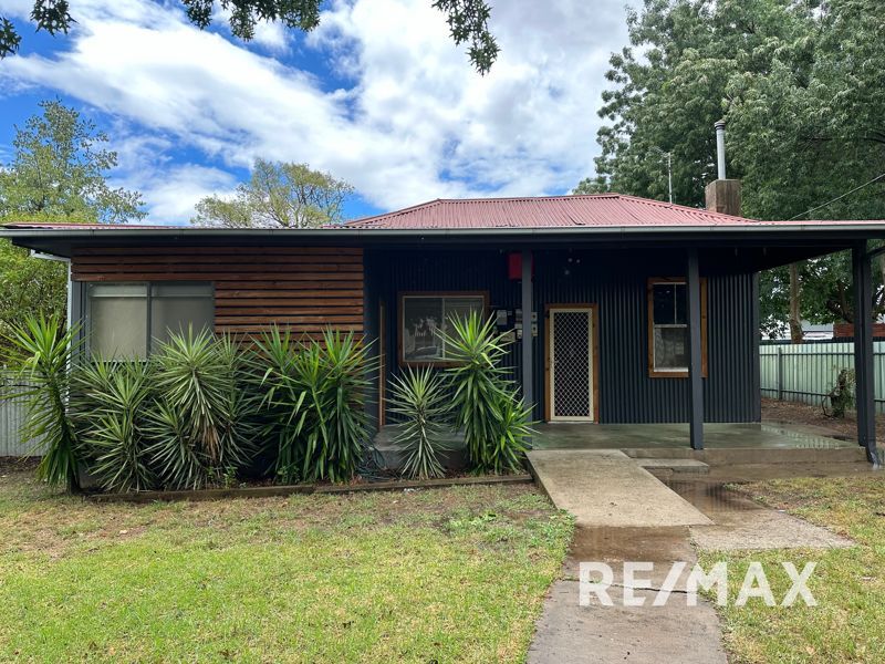 3 bedrooms House in 4 Elizabeth Street JUNEE NSW, 2663