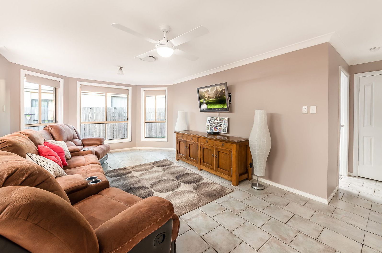 4 bedrooms House in 88 Holdsworth Drive NARELLAN VALE NSW, 2567