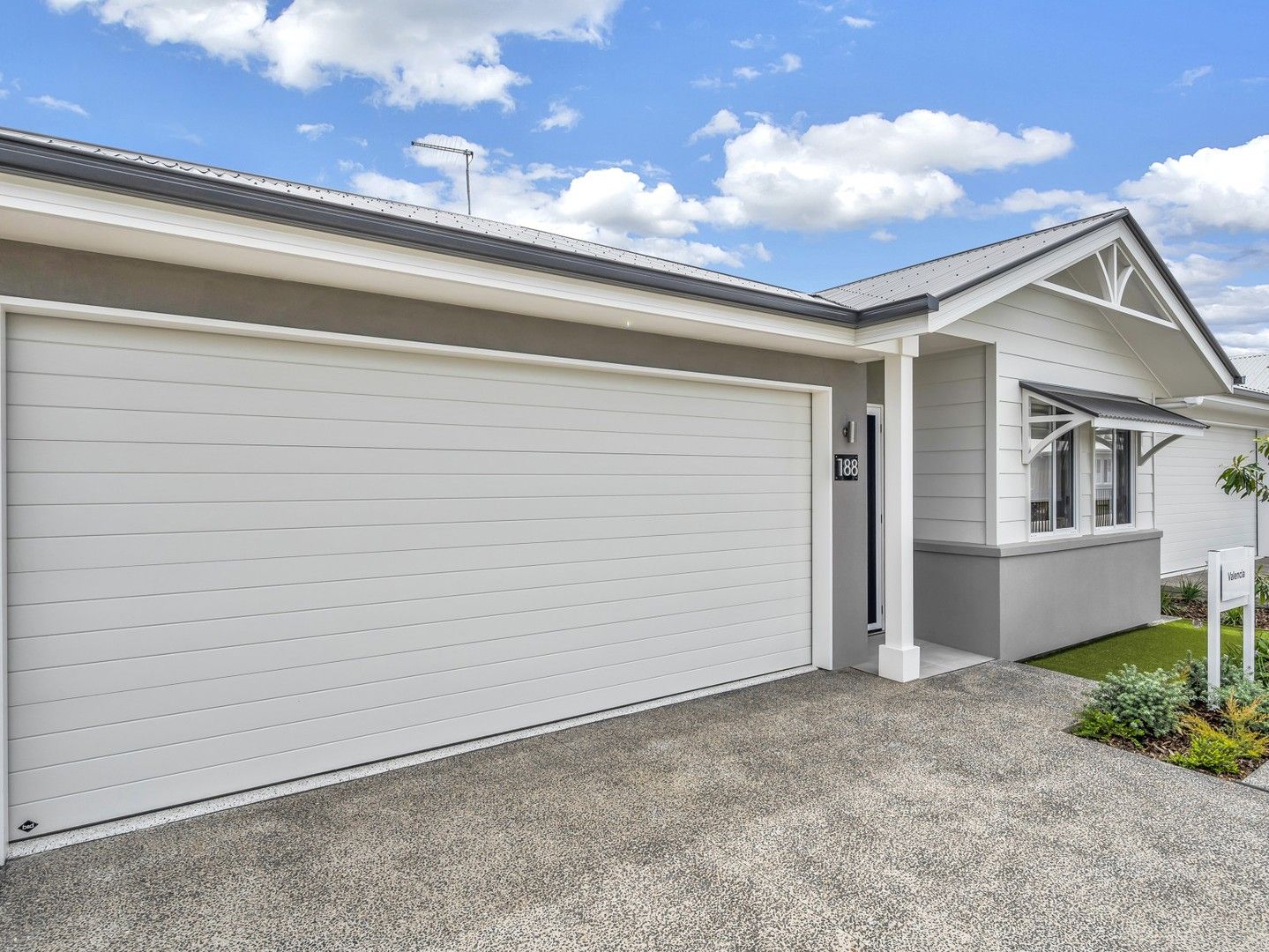 Valencia/2-20 Island View Drive, Urangan QLD 4655, Image 0