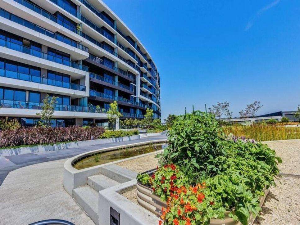 3 bedrooms Apartment / Unit / Flat in 107/770D Toorak Road GLEN IRIS VIC, 3146
