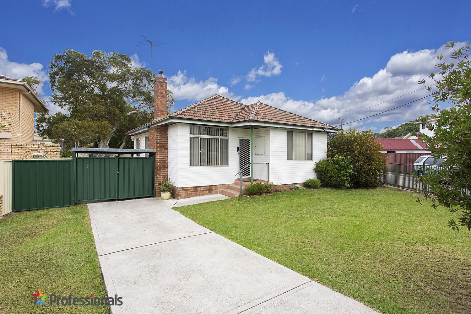 2 Astley Avenue, Padstow NSW 2211, Image 0