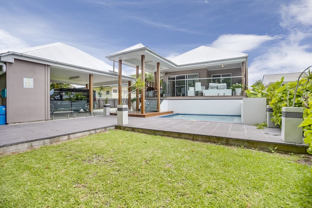 4 bedrooms House in 110 Moreton Avenue WYNNUM QLD, 4178