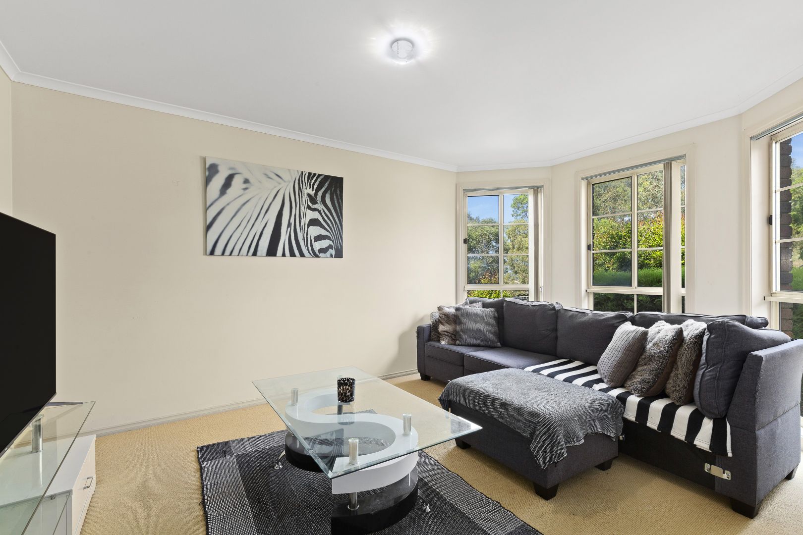 4 Viewbank Place, Mill Park VIC 3082, Image 1