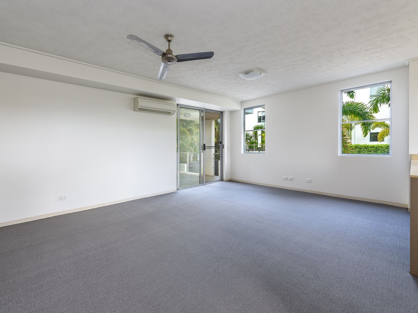 217/64 Sickle Avenue, Hope Island QLD 4212, Image 2