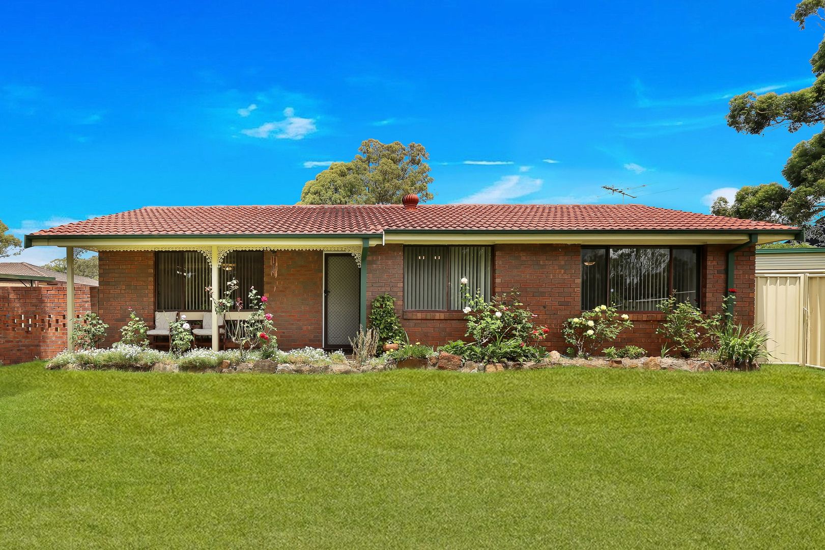 38 Spumante Close, Eschol Park NSW 2558, Image 1