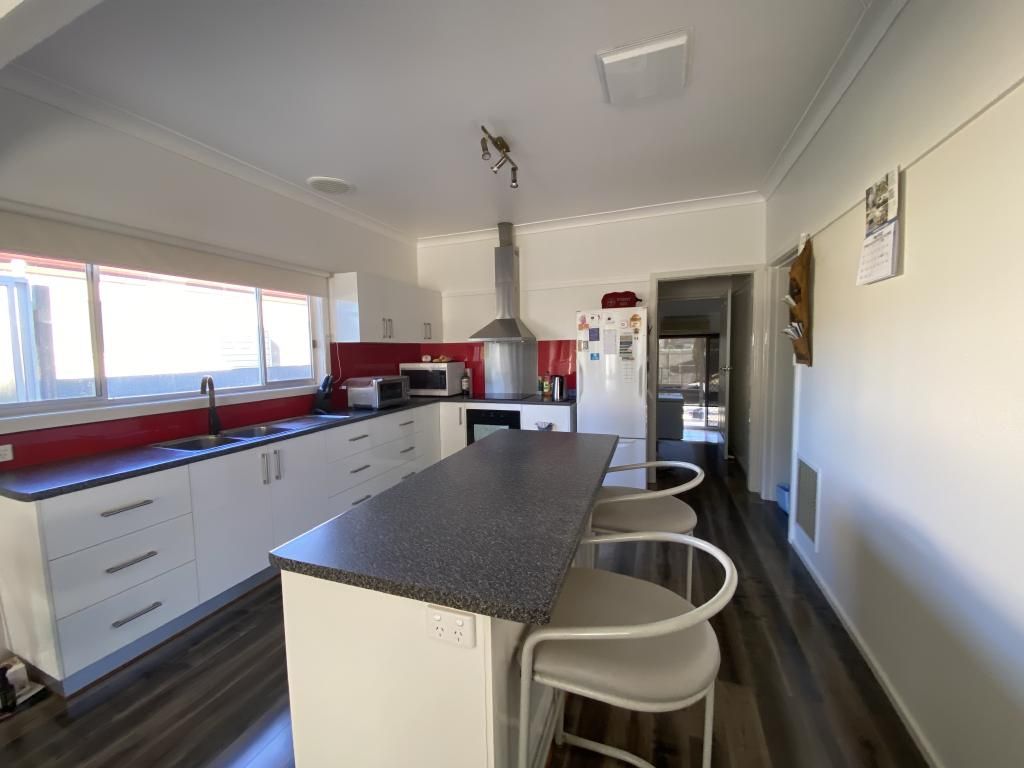 313 Murray St, Finley NSW 2713, Image 2