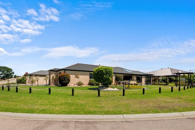 Picture of 21 Riviera Close, PAYNESVILLE VIC 3880